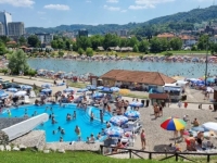 USVOJENA INICIJATIVA: Kupanje u burkiniju više neće biti zabranjeno na Panonskim jezerima u Tuzli