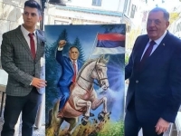ROĐAK SNSD-ovca LUKE PETROVIĆA POLTRONSTVO PODIGAO NA JOŠ VEĆI NIVO: Pazite kako je 'Rubens od Skelana' naslikao Milorada Dodika (FOTO)