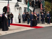 OVO DUGO NIJE BILO VIĐENO U BIJELOJ KUĆI: Saudijski princ dočekan uz avione, gardu i topove (VIDEO)