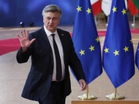 ANALIZA JASMINA MUJANOVIĆA: Mlitavi, opsesivni kolonijalizam Andreja Plenkovića