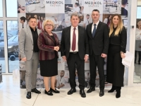 KO PROFITIRA OD NEDOSTATKA ONKOLOŠKE OPREME: Dok UKC Tuzla tone, vlast podržava kliniku hrvatskog biznismena