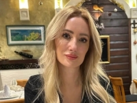 SKANDAL U BIH: Ministrica zdravlja u toaletu ubrizgala filere ženi i unakazila je, nastupile su teške i trajne posljedice