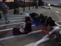 NOVI SLUČAJ ISLAMOFOBIJE U SAD-u: Upali za vrijeme molitve studenata i gurali im slaninu pod nos