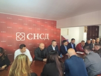 KOLIKO DUGO MOGU PREŽIVJETI BEZ DODIKA: Hoće li SNSD doživjeti sudbinu DS-a u Srbiji?