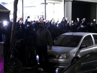 'A SAD LAKU NOĆ TEBI, ZAGREBE': Na Dane srpske kulture stigli maskirani muškarci s kapuljačama