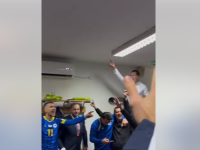 BILINIM 'POLJEM SE ŠIRI MIRIS LJILJANA...': Halidov hit u svlačionici 'Zmajeva', pucaju zidovi od decibela (VIDEO)