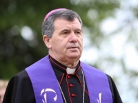 VRHBOSANSKI NADBISKUP TOMO VUKŠIĆ IZRAZIO SUĆUT PORODICAMA STRADALIH U TUZLI: 'Ova tragedija nas je ujedinila u boli'