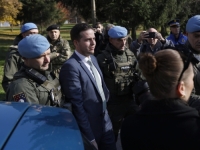 PREMIJER UK POBJEGAO DEMONSTRANTIMA, PRIJE TOGA PORUČIO: 'Vlada KS ne može zabraniti utakmicu. Postoji dogovor...!'