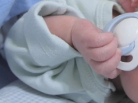 SLOMILA BEBI REBRA, GLAVU I NOGU: Majka brutalno zlostavljala dijete od rođenja, ostalo je TRAJNI INVALID!