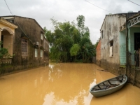 HAOS U VIJETNAMU: U poplavama i klizištima poginule desetine ljudi