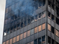 POŽAR U ZGRADI KOJA JE SIMBOL ZAGREBA JOŠ NIJE UGAŠEN: 'Pomažemo statičarima i nadziremo dronom'