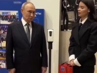 SNIMKA VLADIMIRA PUTINA MASOVNO SE ŠIRI: 'Pogledajte ruke ruskog predsjednika, stišće ih u...'