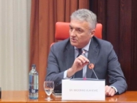 VLAHOVIĆ OTVORENO UPOZORAVA: 'Otklon od tobože nekorektnog imena 'Crkva Srbije' samo je druga strana medalje političke taktike!'