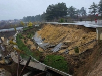 STRAVIČAN SNIMAK IZ SRBIJE: Došlo je do velikog obrušavanja zemljišta kod Kragujevca (VIDEO)