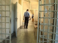 PUSTI SPUŽU ROGOVE: Advokat donio farmerke ženi iz BiH u zatvor, ubrzo mu je pružena ljekarska pomoć