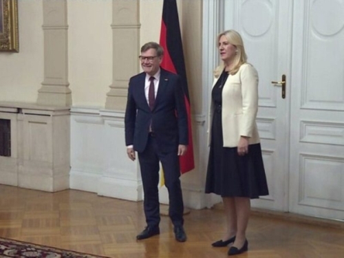 CVIJANOVIĆ PORUČILA VADEFULU: 'Evropski put? MOŽE, ali pod NAŠIM USLOVIMA!'