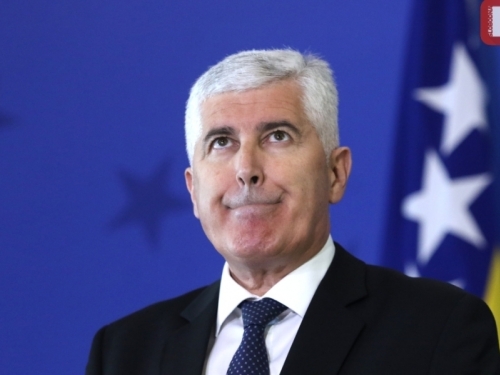 LIDER HDZ-a UZNEMIRAVA JAVNOST I NE IZVINJAVA SE: Zašto je Čović alarmirao Plenkovića kada je zapaljen Kordićev auto?