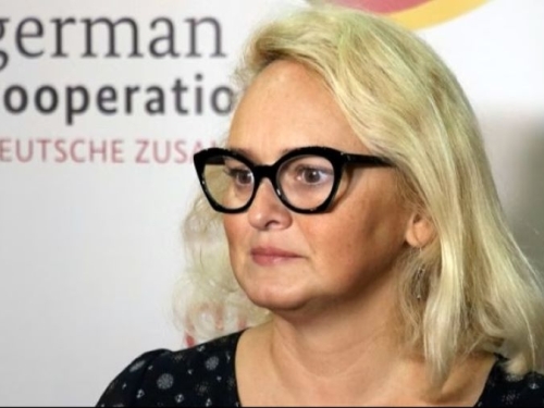 PRIJEDLOG SDP-a ZA GLAVNOG PREGOVARAČA S EU: Doktor nauka iz međunarodnih i javnih odnosa, šefica Odsjeka...