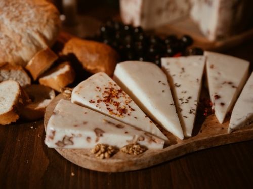 UPOZORNJE LJEKARA: Jedna vrsta sira je najgora za kolesterol