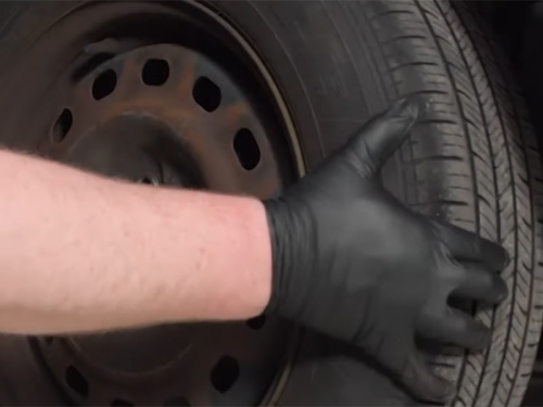 TRIK KOJI ŠTEDI NOVAC: Ukoliko još niste zamijenili gume, a vulkanizer preporučuje kupovinu novih, isprobajte ovo...