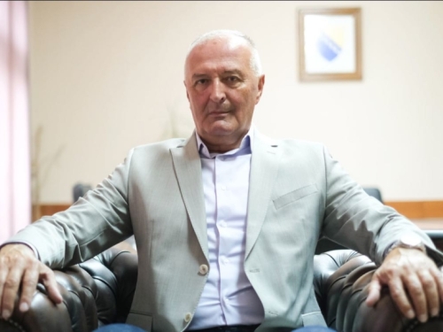 ZUKAN HELEZ POSLAO OŠTRU PORUKU FSBiH: 'Ne mogu, a da otvoreno ne kažem...'