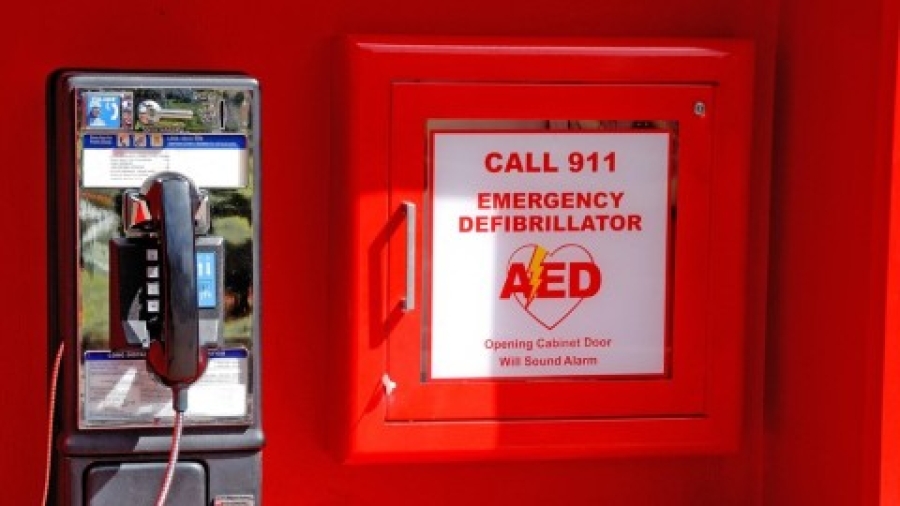 BOLJA ZAŠTITA ZDRAVLJA GRAĐANA: Postavljeni uređaji za pomoć u slučaju srčanog zastoja