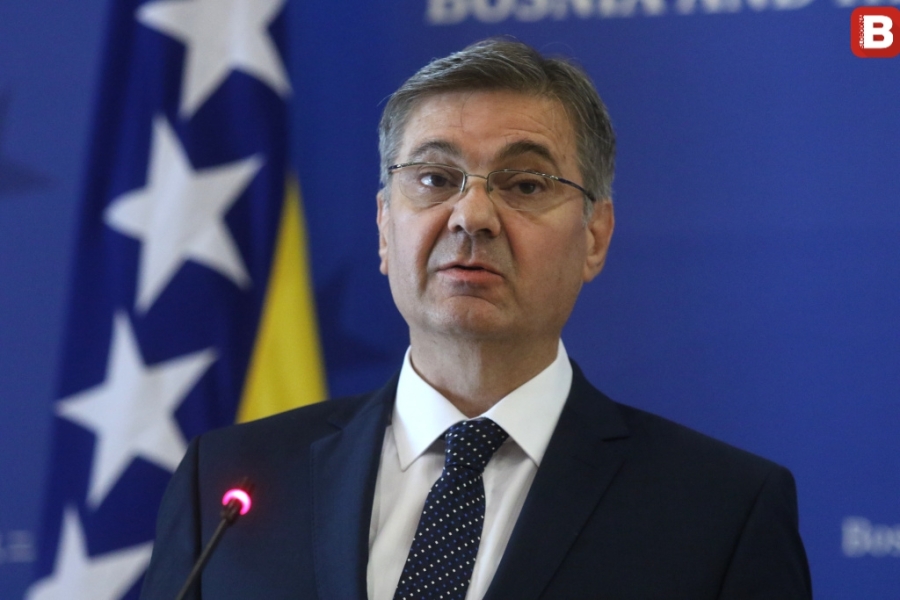 ZVIZDIĆEVA ČESTITKA MONSINJORU VUKŠIĆU I KATOLICIMA U BiH: 'Da božićna poruka nade i solidarnosti doprinese međusobnom razumijevanju'