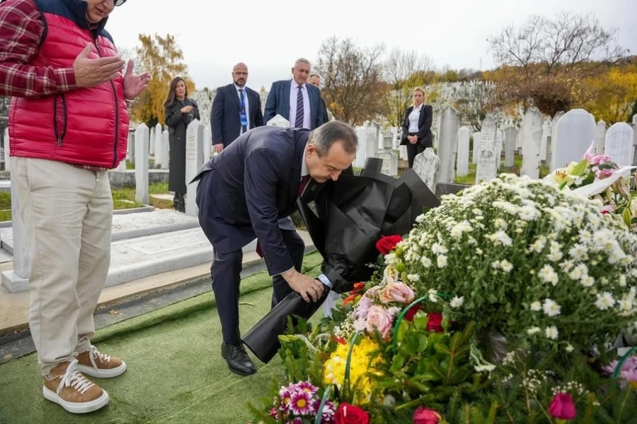 EVO SA ČIME SE IVICA DAČIĆ POJAVIO NA MEZARU HALIDA BEŠLIĆA: Bio je njegov fan (FOTO)