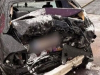 DRŽAVLJANIN BIH IZAZVAO TEŠKU NESREĆU: Šest osoba povrijeđeno, vozilo potpuno smrskano