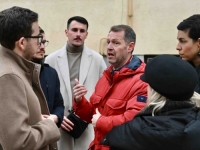 NEUGODNO IZNENAĐENJE ZA PREMIJERA UKA: Studenti ga na Bjelavama dočekali sa transparentima, uslijedile i kritike (FOTO)