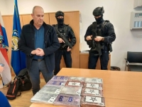 HRVATSKA POLICIJA NA GRANICI ZAPLIJENILA SKORO 13 KILOGRAMA KOKAINA: 'Bio je skriven u dobro napravljenom šteku'