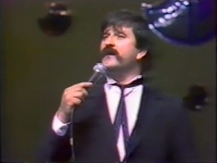 NEVJEROVATAN ŽIVOT NAŠEG TRAGIČNO NASTRADALOG PJEVAČA: Prvi se slikao obnažen, ženio se 10 puta, a najviše je volio – Tita (VIDEO)