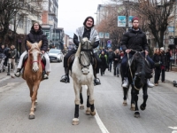 POGLEDAJTE KAKO IZGLEDA STUDENTSKI PROTEST U NOVOM PAZARU U SLIKAMA: 'Simbol hrabrosti, tolerancije i razuma' (FOTO)