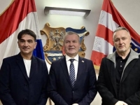 ZAGRIJAVANJE PRED 'UTAKMICU': Varaždinski župan ugostio pjevača Thompsona i selektora 'Vatrenih'