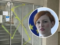 SLOVENSKA MINISTRICA O KUKASTIM KRSTOVIMA NA ZGRADI U CENTRU LJUBLJANE: 'Krajnji desničari više ne osjećaju potrebu skrivati se'