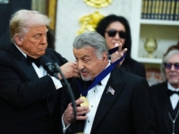 NOVI GAF DONALDA TRUMPA POSTAO VIRALAN: U više navrata pogrešno izgovorio prezime slavnog glumca (VIDEO)