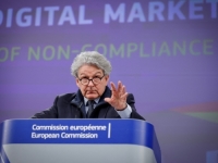 DIPLOMATSKI RAT: Evropska unija, Francuska i Njemačka osudili američku zabranu ulaska evropskim državljanima