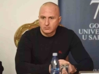 DEKAN S FOKUSOM MAFIJE: Crtice iz novijeg života profesora Ajanovića