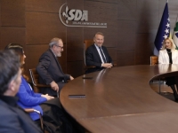 BOŽIĆNI PRIJEM KOD BAKIRA: Predsjednik SDA čestitao katolicima predstojeći blagdan i poželio im porodičnu sreću i uspjeh na profesionalnom planu