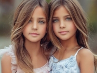 PROGLAŠENE SU ZA NAJLJEPŠE BLIZANKE SVIJET, A SADA SU ODRASLE: Mnogi misle da su prenašminkane i tužne, a evo šta njihova majka kaže na to