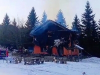 POŽAR NA SARAJEVSKOM IZLETIŠTU: Izgorio planinarski dom, vatrogasci na terenu