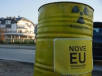 PERFORMANS ZA PREMIJERA IZ SUSJEDSTVA: Plenkovića u Banjoj Luci dočekala burad s oznakama...