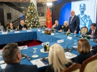 DRAGAN BURSAĆ: 'Crnogorski jezik ulazi u EU, a ljubomorni Mandić pravi izmišljenu krizu'