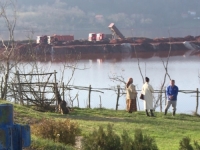 LJUDI POČELI SELITI SE: Crveni mulj iz Nove Alumine guta imanja (VI