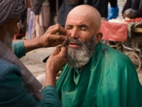 ŠIŠANJE KOJE VODI U ZATVOR: Zbog 'zapadnjačke' frizure tuku studente i zatvaraju radnje!