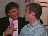 OVO JE NAJJEZIVIJA FOTOGRAFIJA PEDOFILA EPSTAJNA: 'Odvratna životinja' - Sjedi nasmijan i polugo, a ono što se vidi lijevo od njega je UZNEMIRUJUĆE (FOTO)