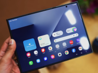 SAMSUNG POMJERA GRANICE: Prvi trostruko savitljivi telefon - cijena 'prava sitnica'