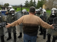 TRAŽE ZAKONSKA RJEŠENJA: Na protestu u Grčkoj došlo do sukoba poljoprivrednika i policije