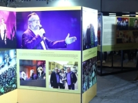 LEGENDA KOJA ŽIVI KROZ PJESME: Otvorena izložba o Halidu Bešliću