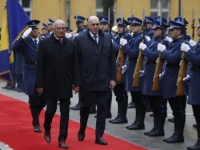 'SB' NA LICU MJESTA: Zukan Helez svečano dočekao italijanskog ministra odbrane u Sarajevu (FOTO)